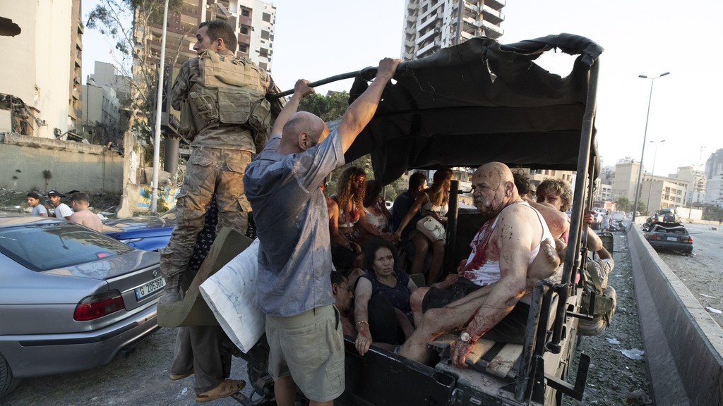  Эвакуация пострадавших в Бейруте  
