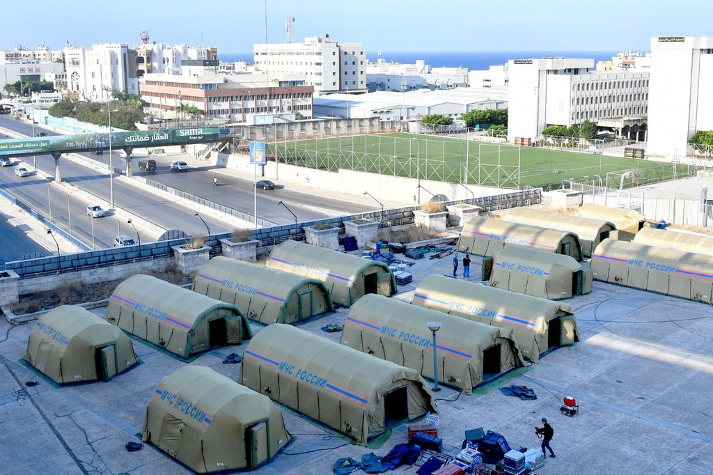 לבנון ביירות מחנה אוהלים ל אנשי חילוץ שהקימה משלחת מ רוסיה