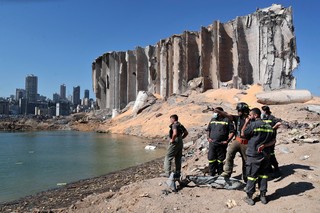 חילוץ חילוצים הרס הריסות פיצוץ אסון מחסן נמל ביירות לבנון