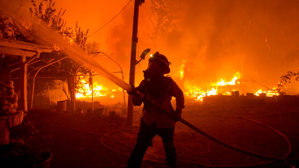 ארה"ב קליפורניה שריפה שריפות טורנדו אש