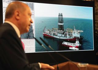 טורקיה ארדואן מודיע על מציאת גז טבעי בים השחור