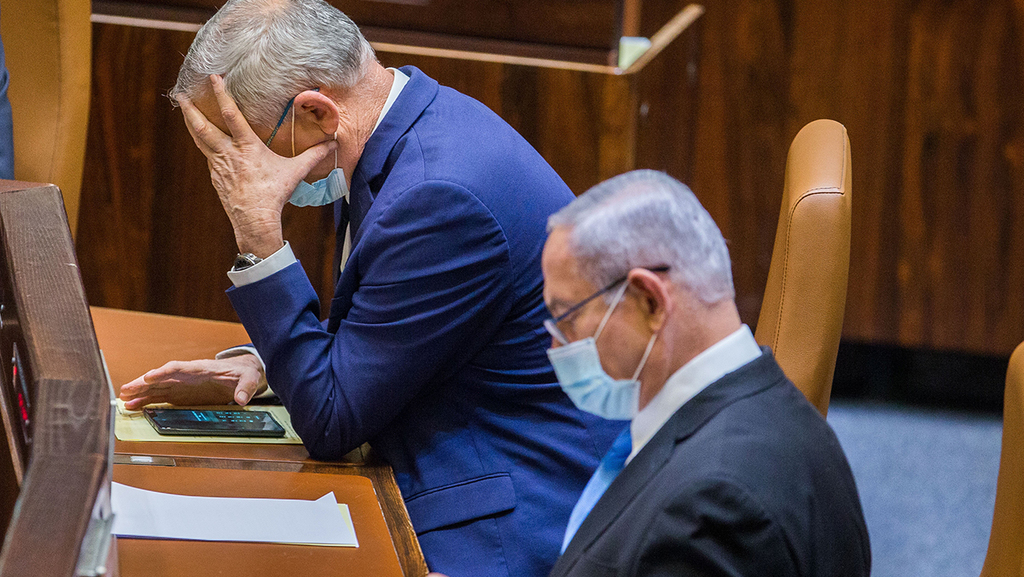 Prime Minister Benjamin Netanyahu and Benny Gantz at Knesset (Photo: Oren Ben Hakun ) מליאת הכנסת