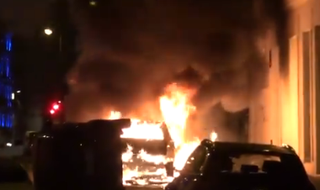 רכב שרוף בפריז