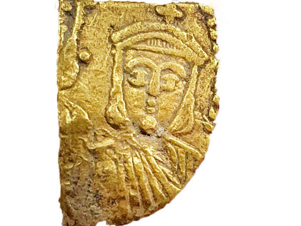 שבר מטבע ביזנטי נדיר של הקיסר תיאופילוס