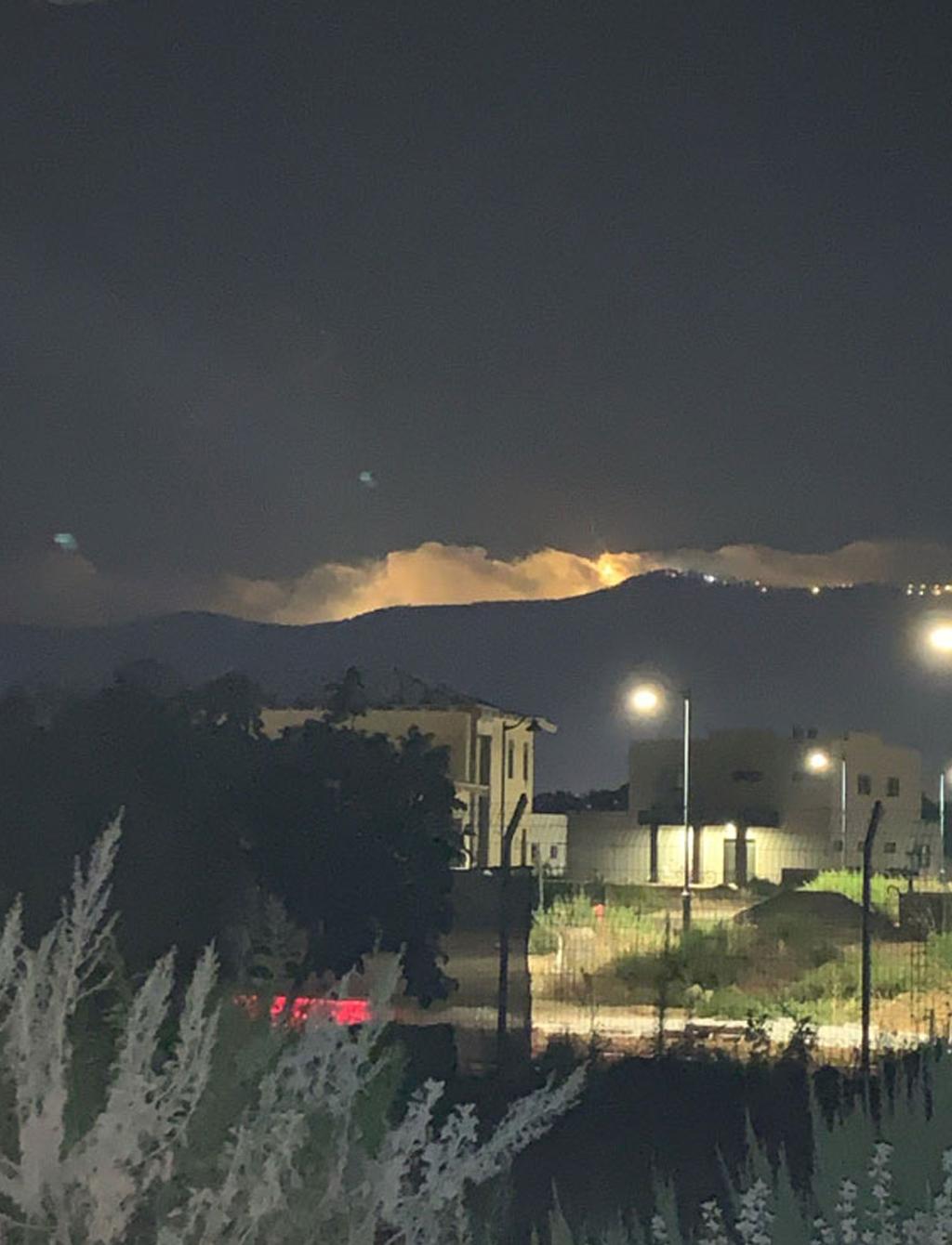 תיעוד פצצות התאורה מהצד הלבנוני