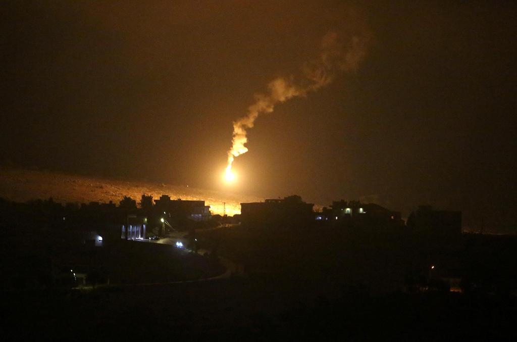 פצצות תאורה ושריפות בחולא, דרום לבנון