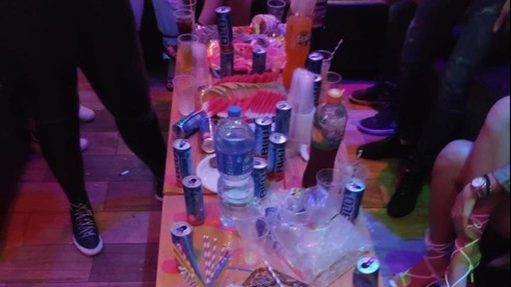 Пьянка школьников (Фото: пресс-служба полиции) Пьянка школьников