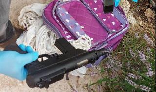 נשק הוברח מהשטחים בתיק בית ספר