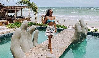 ענבר עדין במקסיקו