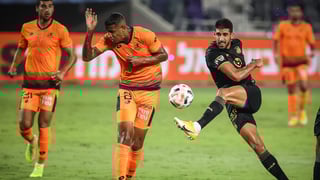 כהן בועט מול דוס סנטוס