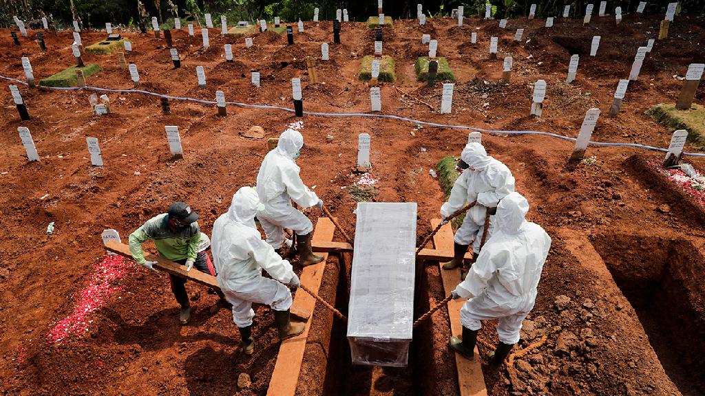 אינדונזיה הלוויה בית עלמין בית קברות נגיף קורונה