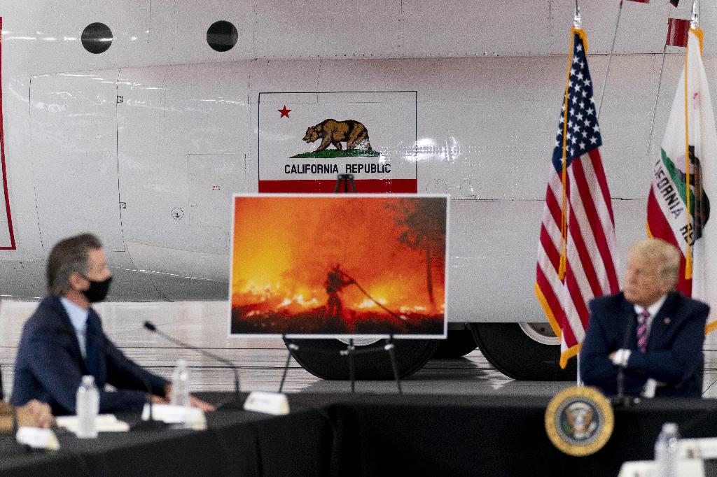 נשיא ארה"ב דונלד טראמפ תדרוך על ה שריפה שריפות ב קליפורניה סקרמנטו 