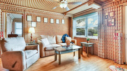 דירה בפלורידה שכל קירותיה כוסו בפחיות בירה