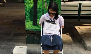 תאילנד מחאה תלמידים תלמיד רע נגד ה דיקטטורה