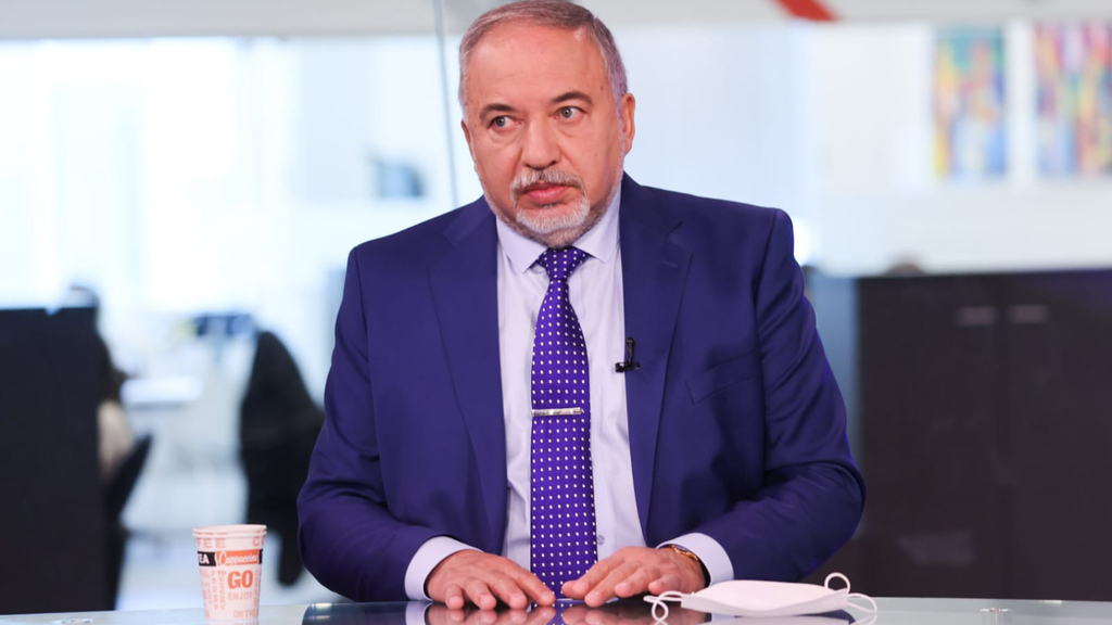 אביגדור ליברמן באולפן ynet