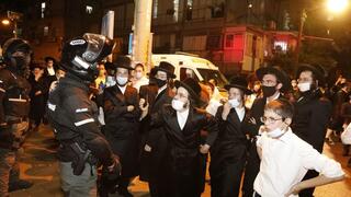עימותים בין שוטרים לקבוצות חרדים בסמוך לבית הכנסת חסדא בבני ברק