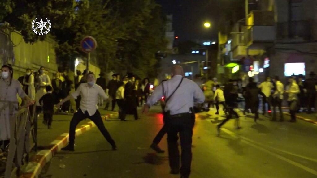 אכיפת המשטרה בזמן ההפגנה בירושלים אשר גרמה לעימותים עם מפגינים ויידוי אבנים