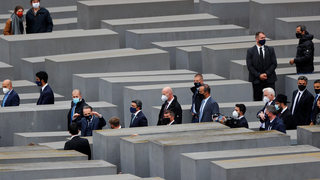 שרי החוץ של ישראל, גרמניה ואיחוד האמיריות מבקרים במוזיאון השואה