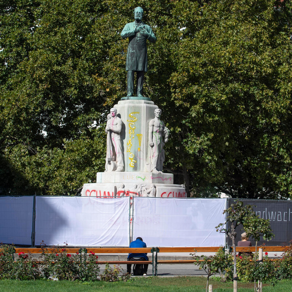 Anti-Semitic Ex-mayor Becomes Magnet For Vienna Statue Protests