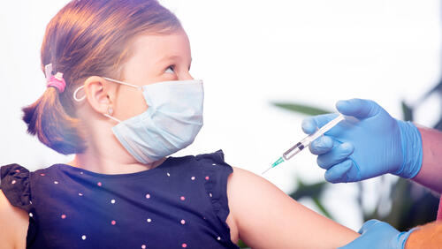 ребенок вакцина прививка маска