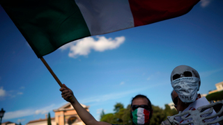 איטליה קורונה גל שני הפגנה נגד הגבלות חדשות רומא