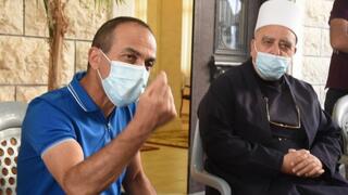 רוני גמזו בביתו של השייח מוואפק טריף בג'וליס