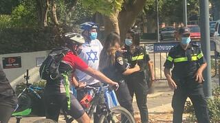 מחאת רוכבי האופניים בסמוך לבית ראש הממשלה בקיסריה