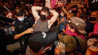 עימותים בין משטרה למפגינים בתל אביב