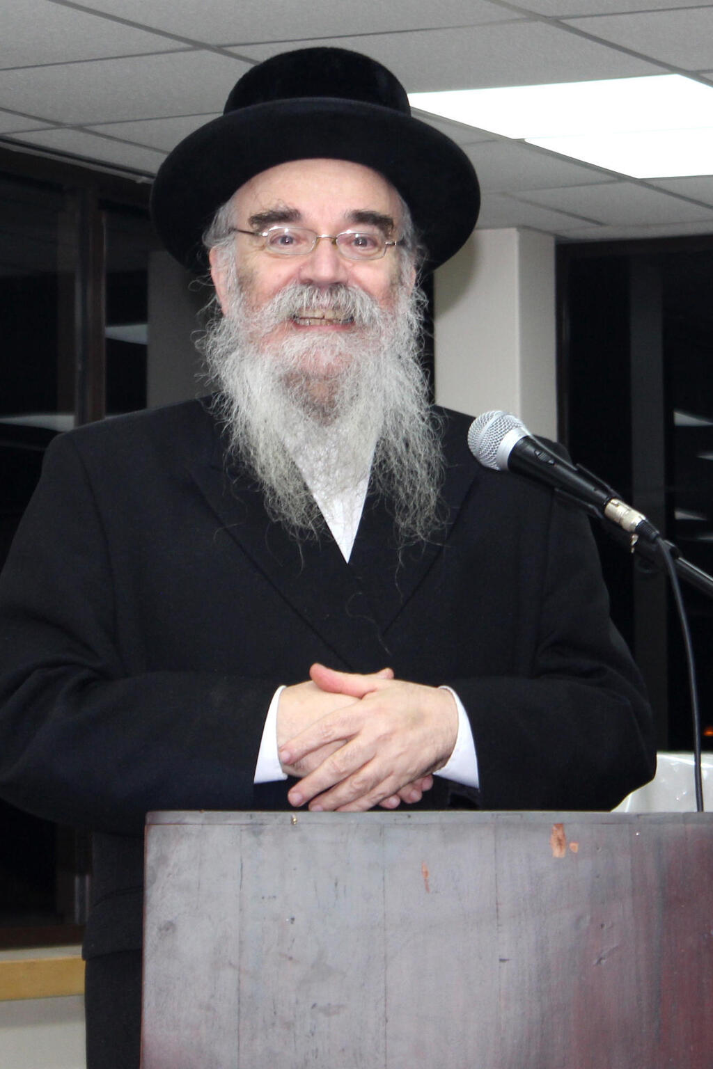Rabbi Avrohom Pinter makes a speech at Canvey Island,in Essex, southeast England 
