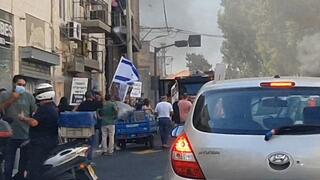 בעלי עסקים שורפים צמיגים בתל אביב במחאה על הסגר
