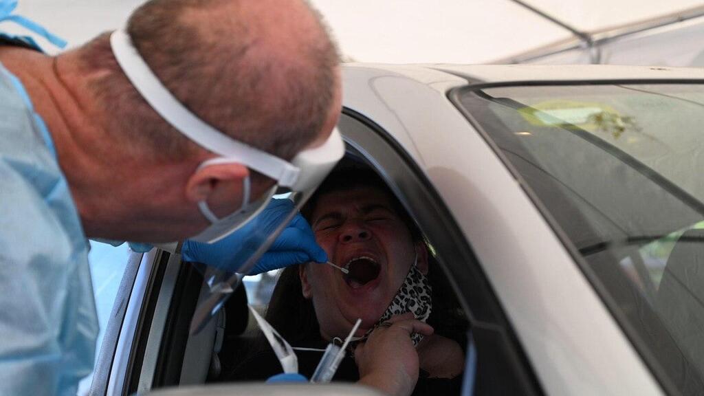 Testing for coronavirus in Tel Aviv last month (Photo: Nadav Abas) מתחם בדיקות קורונה למערך החינוכי בגני יהושע