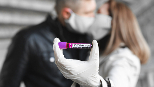 коронавирус медсестра поцелуй