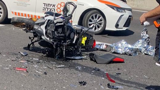 זירת תאונת הדרכים בה נפגע האופנוען בכביש 1