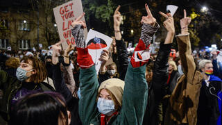 הפגנה מחאה נגד איסור הפלות הפלה פולין ורשה