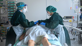 טיפול ב חולה קורונה ב בית חולים ב אסן גרמניה 
