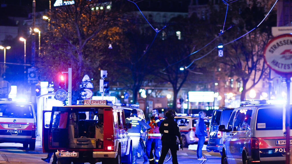 שוטרים משטרה אחרי הירי ירי מתקפה טרור פיגוע וינה אוסטריה