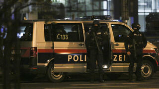 שוטרים משטרה אחרי הירי ירי מתקפה טרור פיגוע וינה אוסטריה