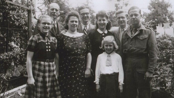 משפחתה בשנים 1945-1946