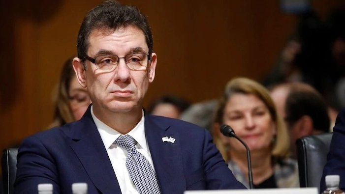 מנכ"ל פייזר, אלברט בורלה