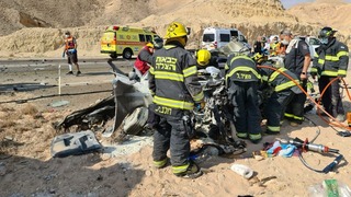 תאונת דרכים קשה בין משאית ורכב פרטי בכביש 90