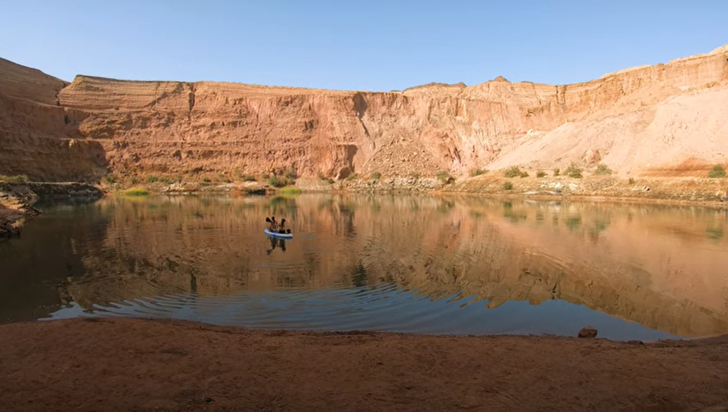 The secret lake in the Araba Desert 