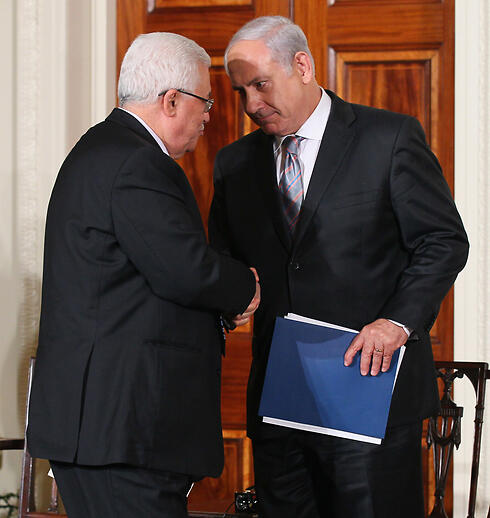 Palestinian President Mahmoud Abbas and Prime Minister Benjamin Netanyahu in 2013 