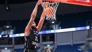 טיישון תומאס מטביע