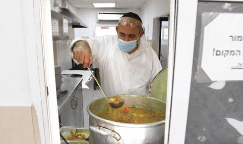 Благотворительная столовая в Нетании (Фото: Асаф Фридман) Благотворительная столовая в Нетании.