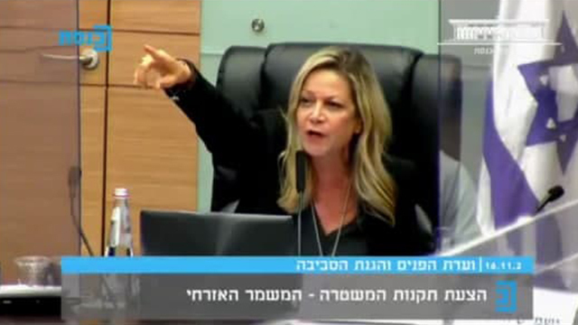 עימות בין מיקי חיימוביץ' לאסנת מארק בוועדת הפנים הדנה על אפשרות לחולי קורונה ולמבודדים להצביע בקלפי ייעודית