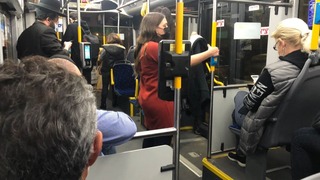 עומסים בתחבורה הציבורית בתל אביב
