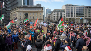 תמונת מוסלמים בגרמניה שמפגינים נגד ישראל