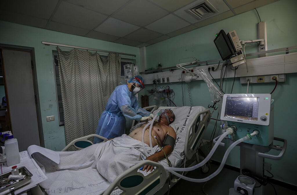 חולה קורונה ב בית חולים ליד רפיח ב רצועת עזה 