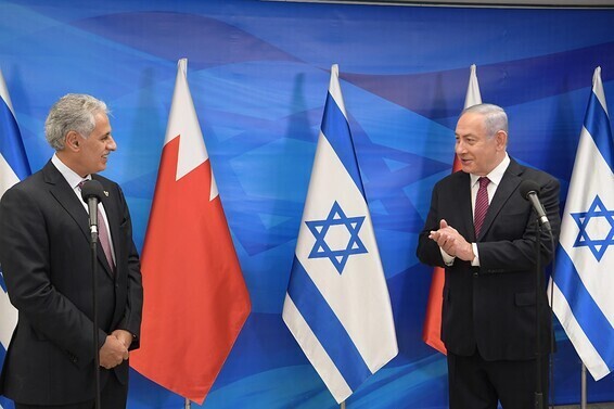 PM Netanyahu with Bahraini Minister of Industry, Commerce and Tourism Zayed bin Rashid Al-Zayani in Jerusalem