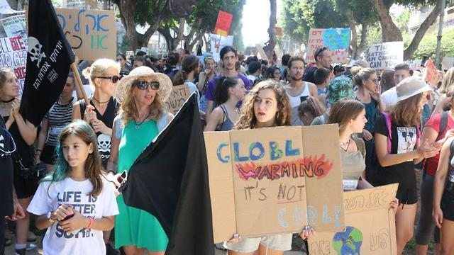 Israelis attend a 2019 climate change protest in Tel Aviv 
